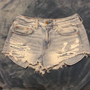 Medium wash American Eagle jean shorts!